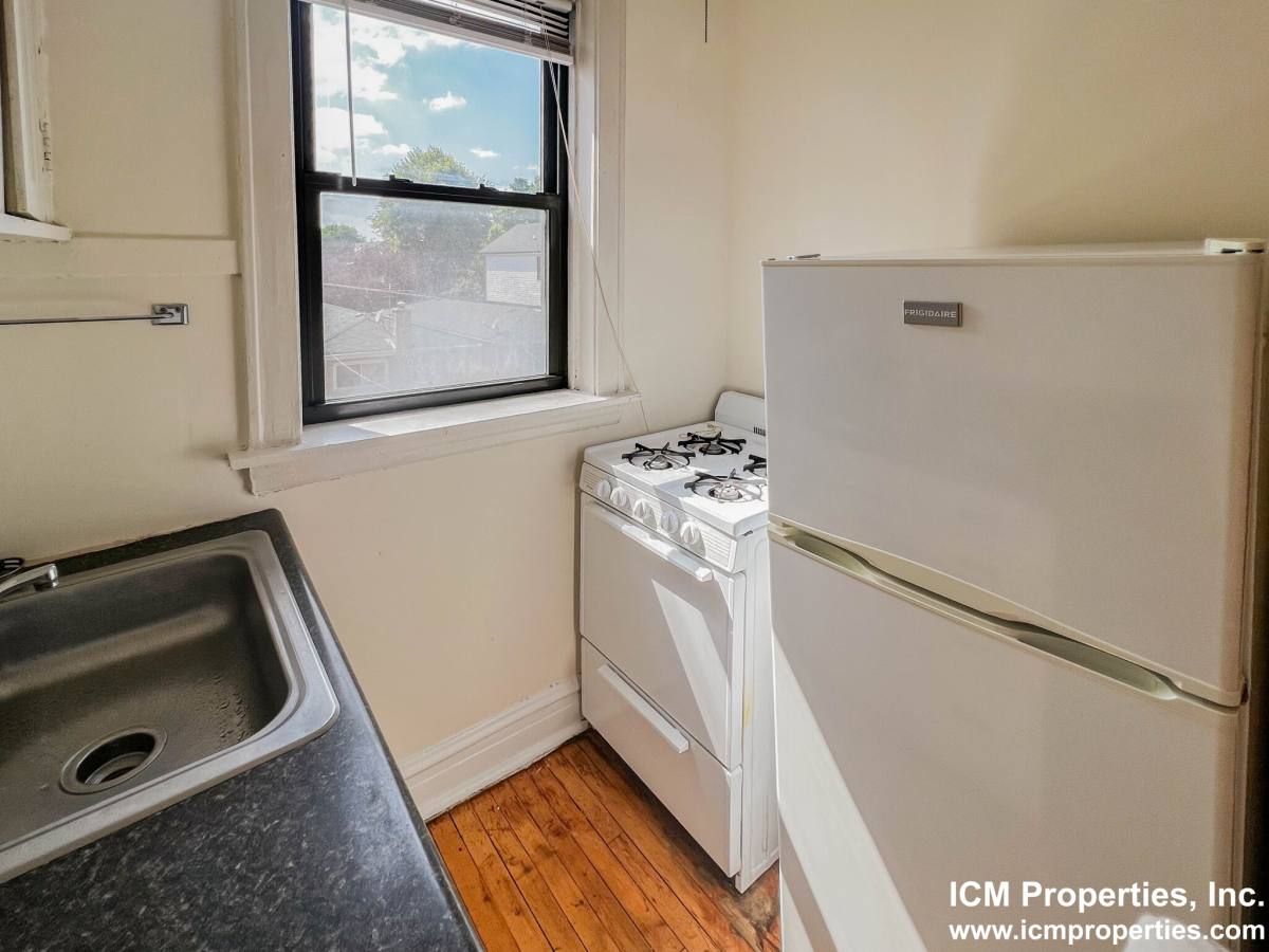 Apartment for rent at 3618 N Marshfield Ave #2B, Chicago, IL 60613