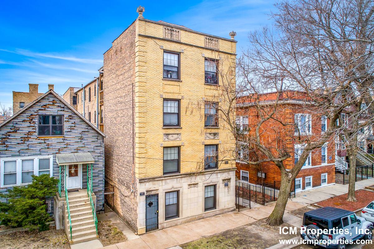 Apartment for rent at 3618 N Marshfield Ave #2B, Chicago, IL 60613