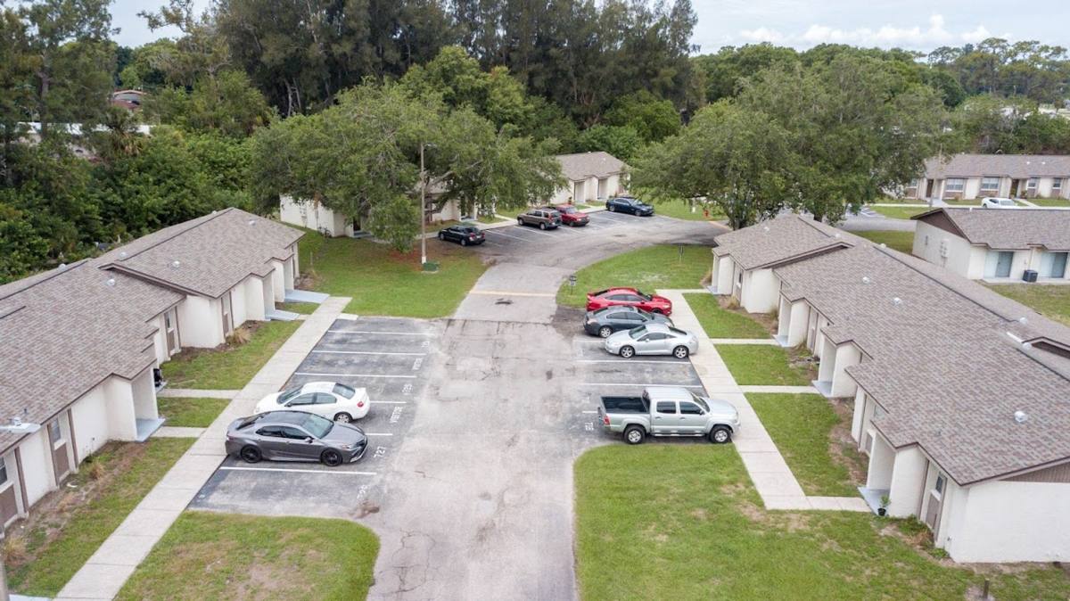Apartment for rent at 709 Oceanside Circle, Ruskin, FL 33570