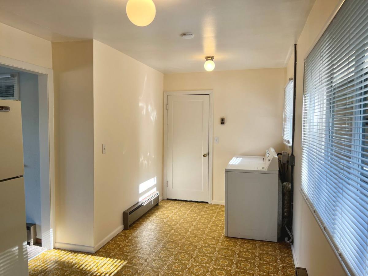 House for rent at 16043 Sylvester Rd SW, Seattle, WA 98166