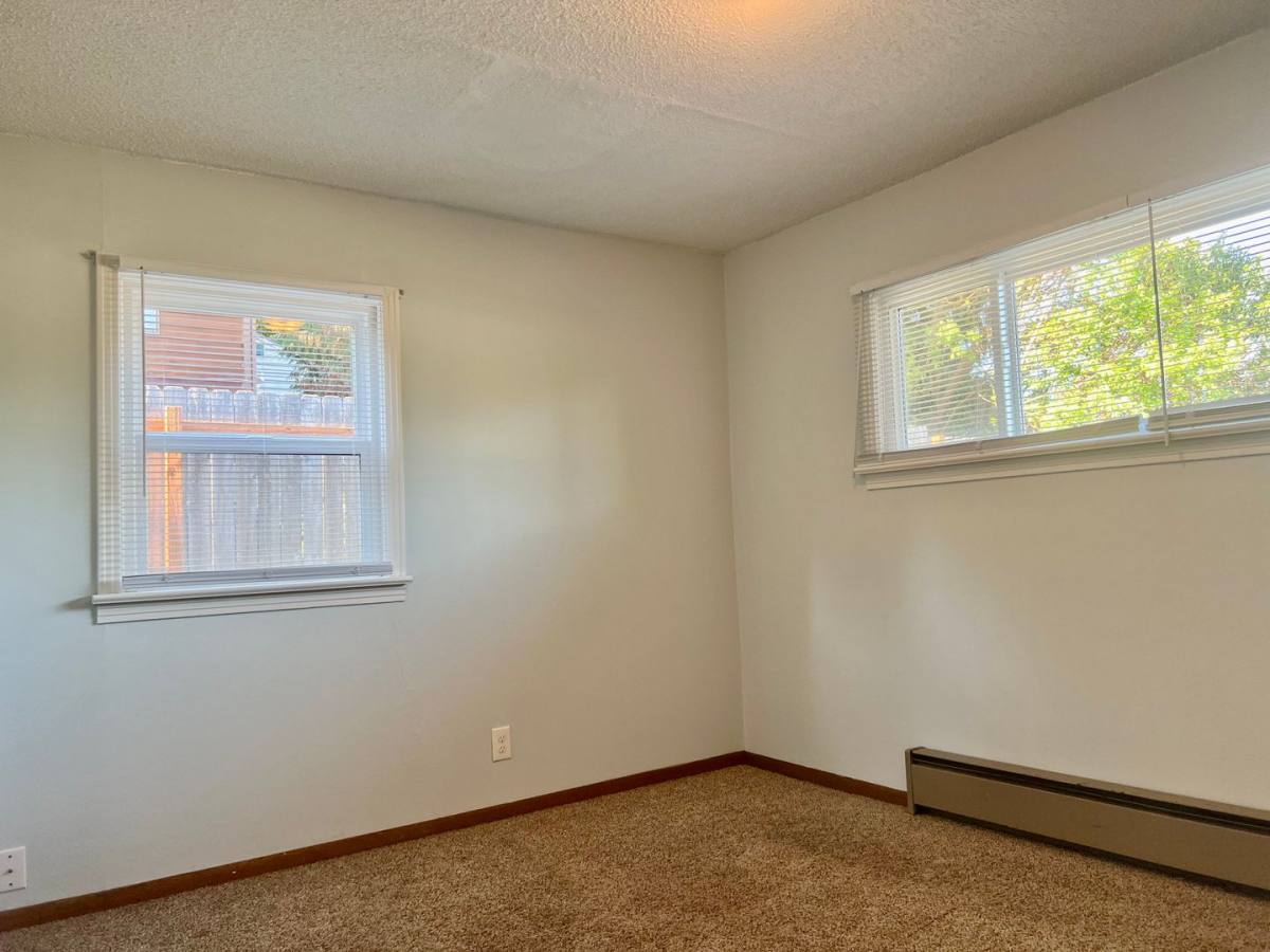 House for rent at 16043 Sylvester Rd SW, Seattle, WA 98166