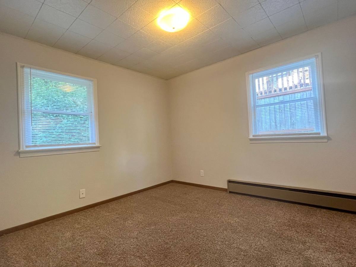 House for rent at 16043 Sylvester Rd SW, Seattle, WA 98166