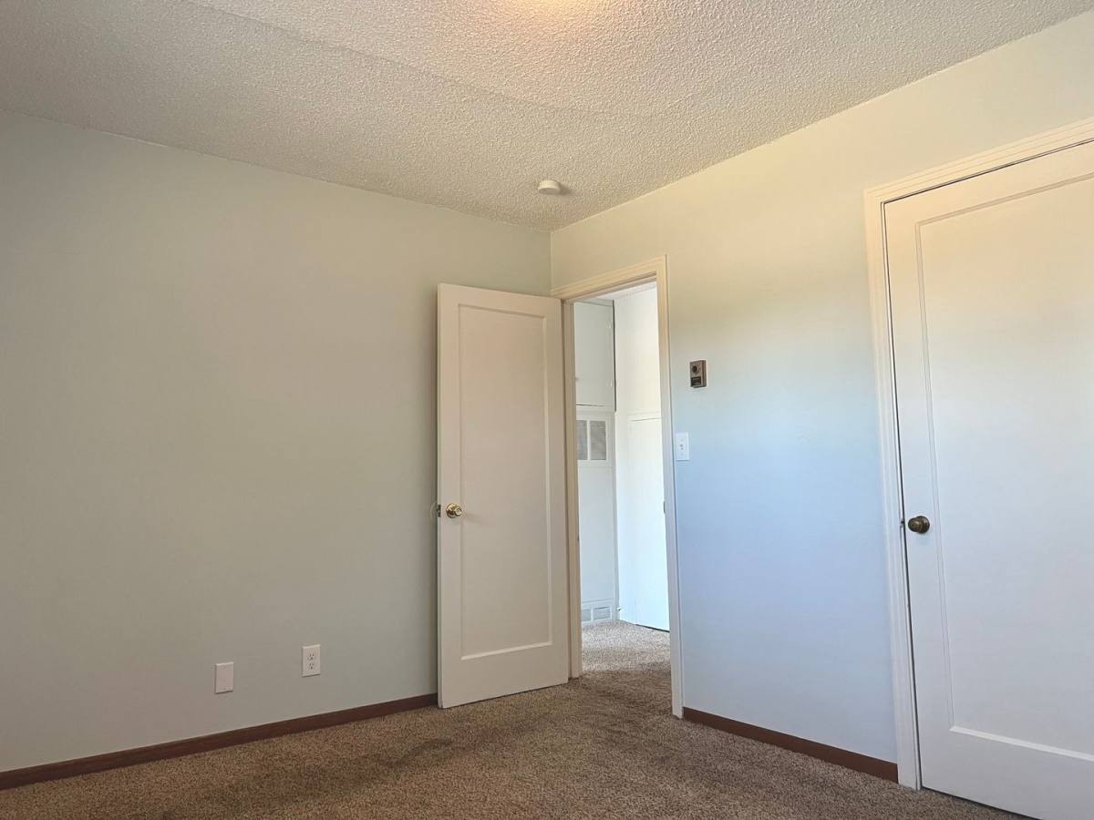 House for rent at 16043 Sylvester Rd SW, Seattle, WA 98166