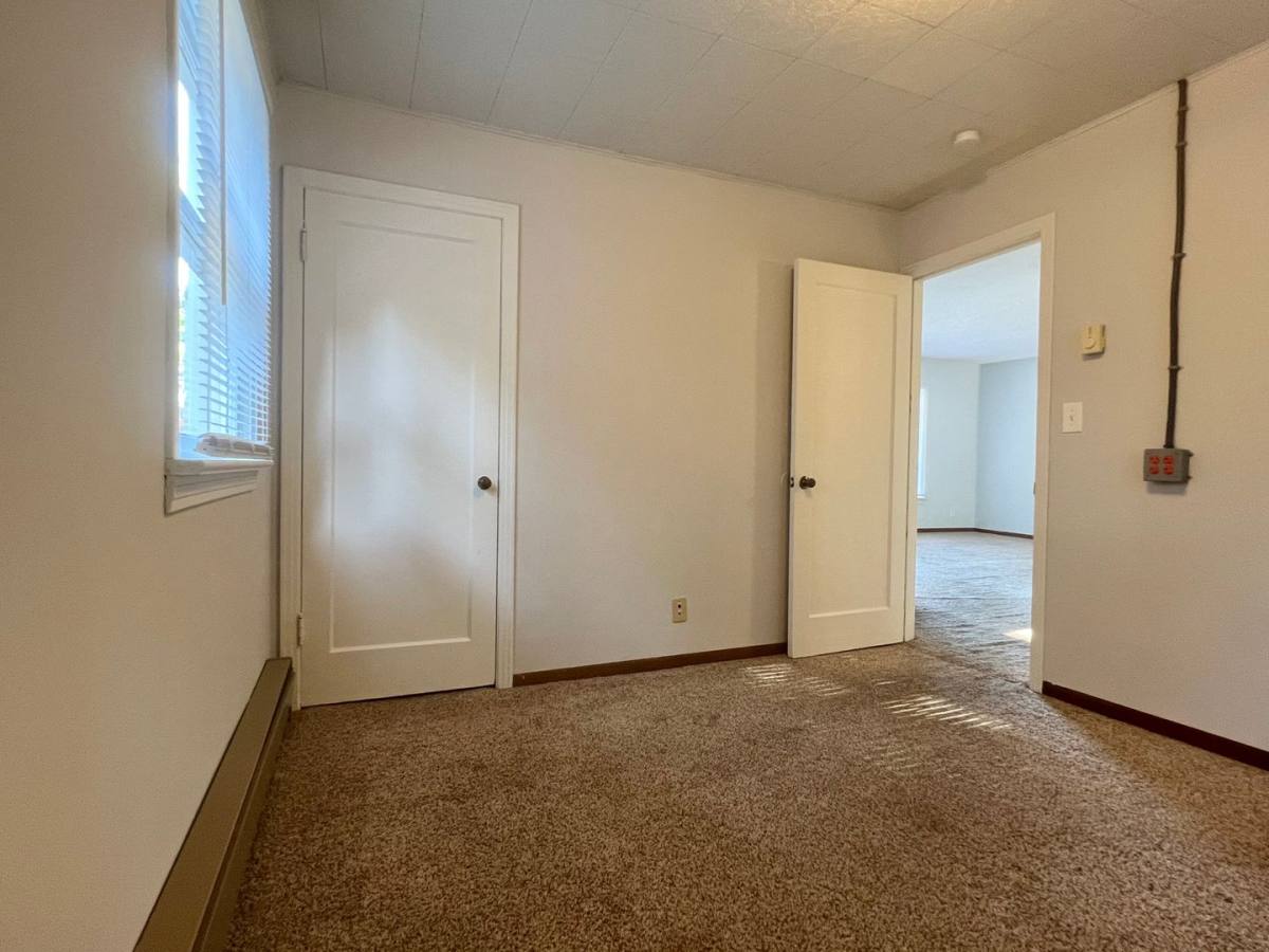 House for rent at 16043 Sylvester Rd SW, Seattle, WA 98166