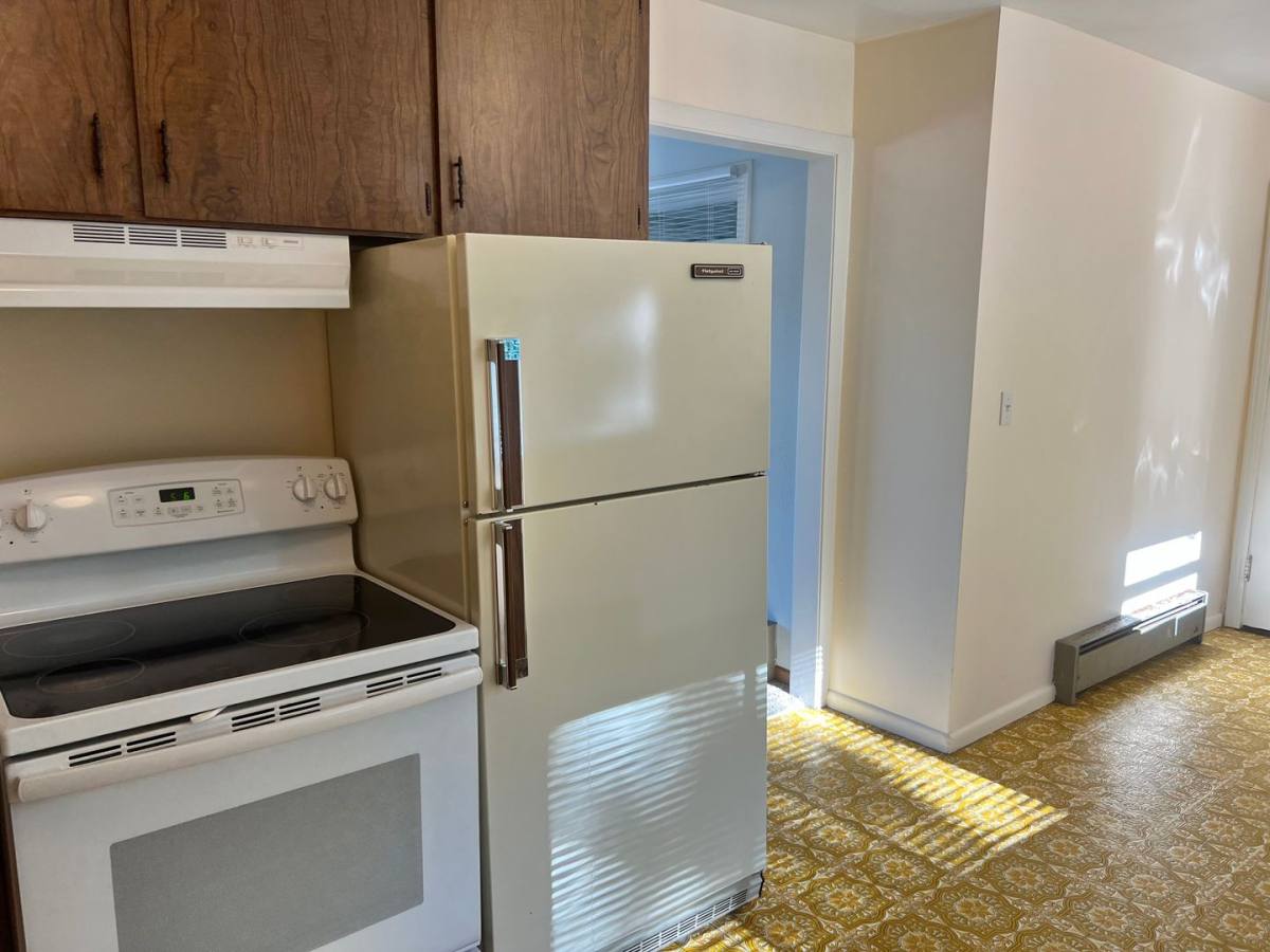 House for rent at 16043 Sylvester Rd SW, Seattle, WA 98166
