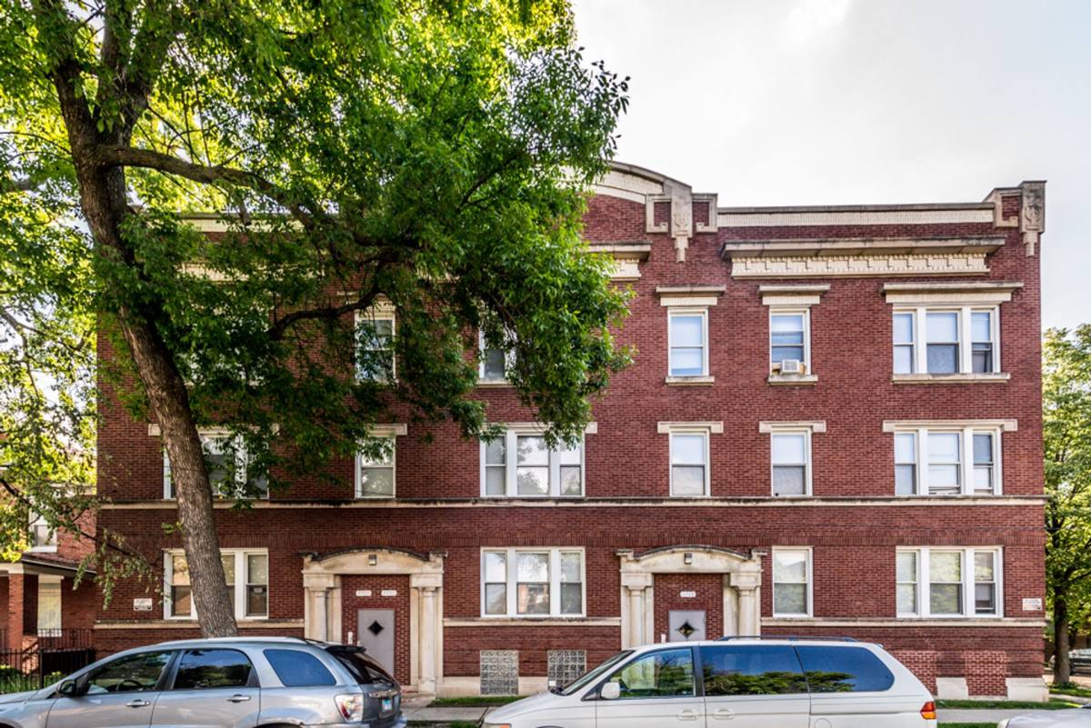 Apartment for rent at 7755 S Sangamon St, Chicago, IL 60620