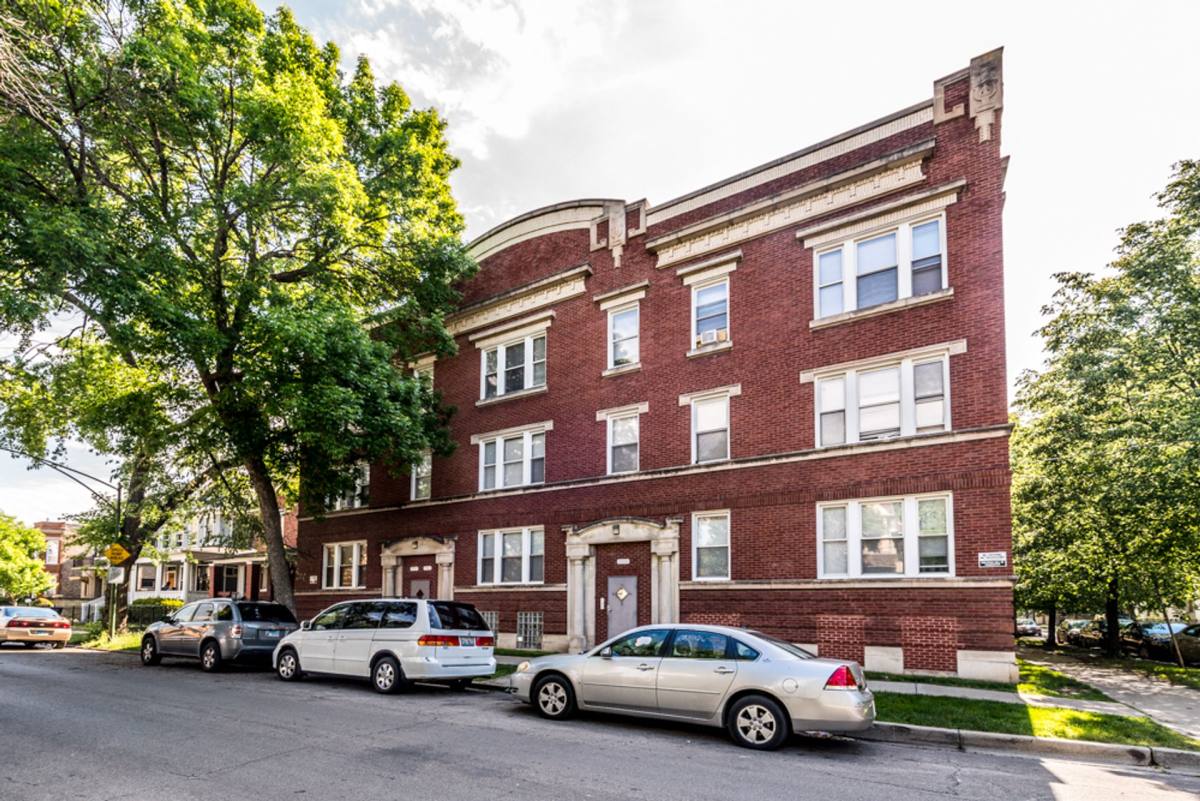 Apartment for rent at 7755 S Sangamon St, Chicago, IL 60620