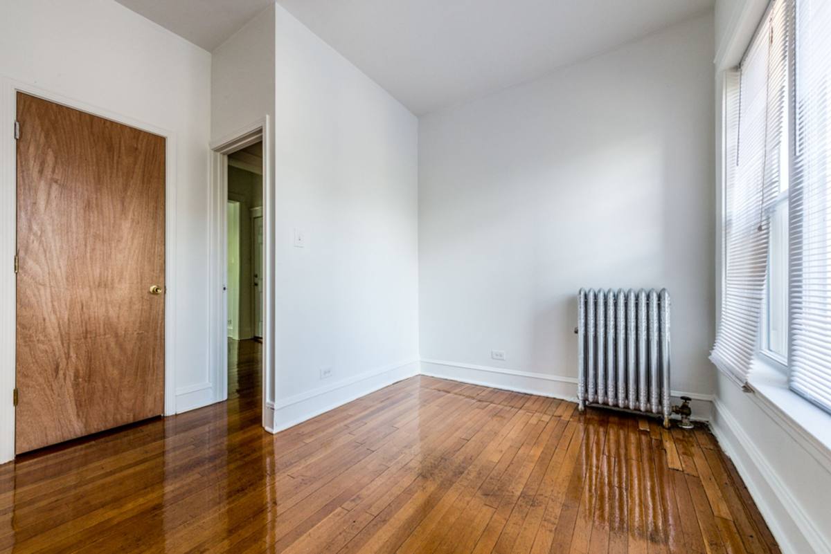 Apartment for rent at 7755 S Sangamon St, Chicago, IL 60620