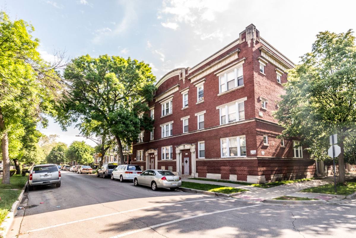 Apartment for rent at 7755 S Sangamon St, Chicago, IL 60620