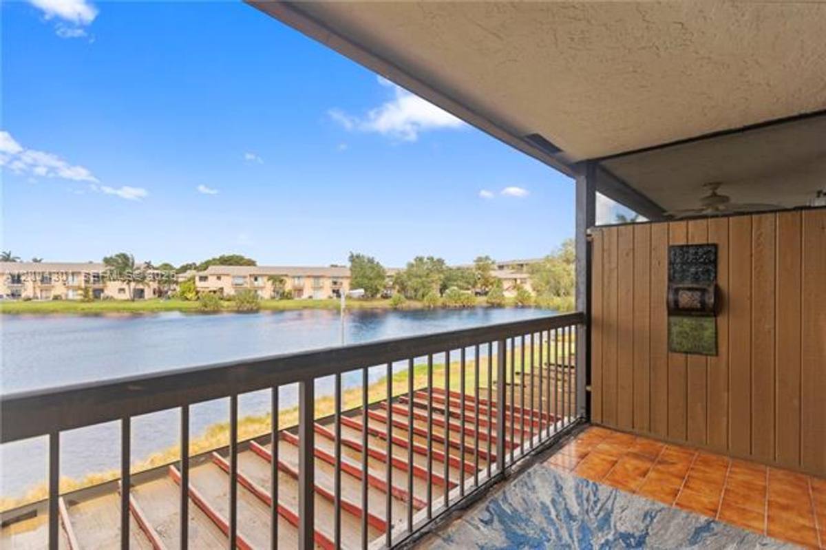 Townhouse for rent at 6745 NW 169th St, Hialeah, FL 33015