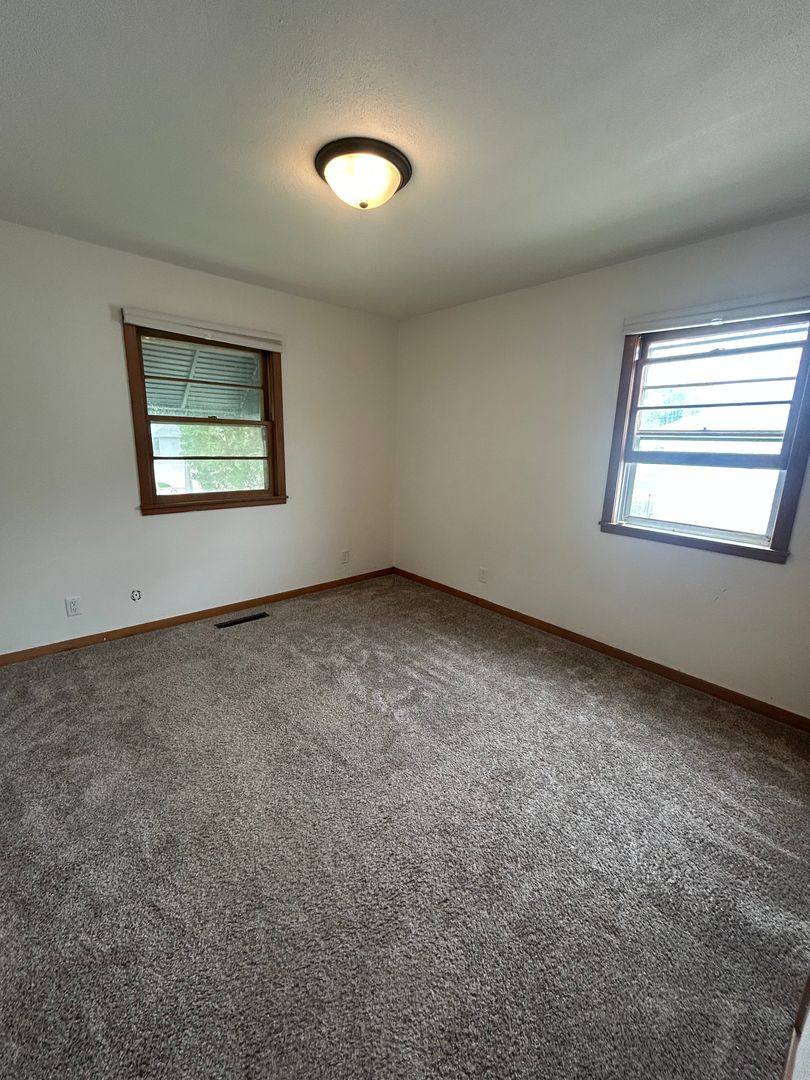 Apartment for rent at 1729 S 4th St, Aberdeen, SD 57401