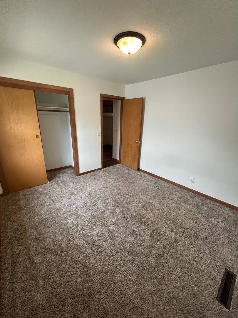 Apartment for rent at 1729 S 4th St, Aberdeen, SD 57401