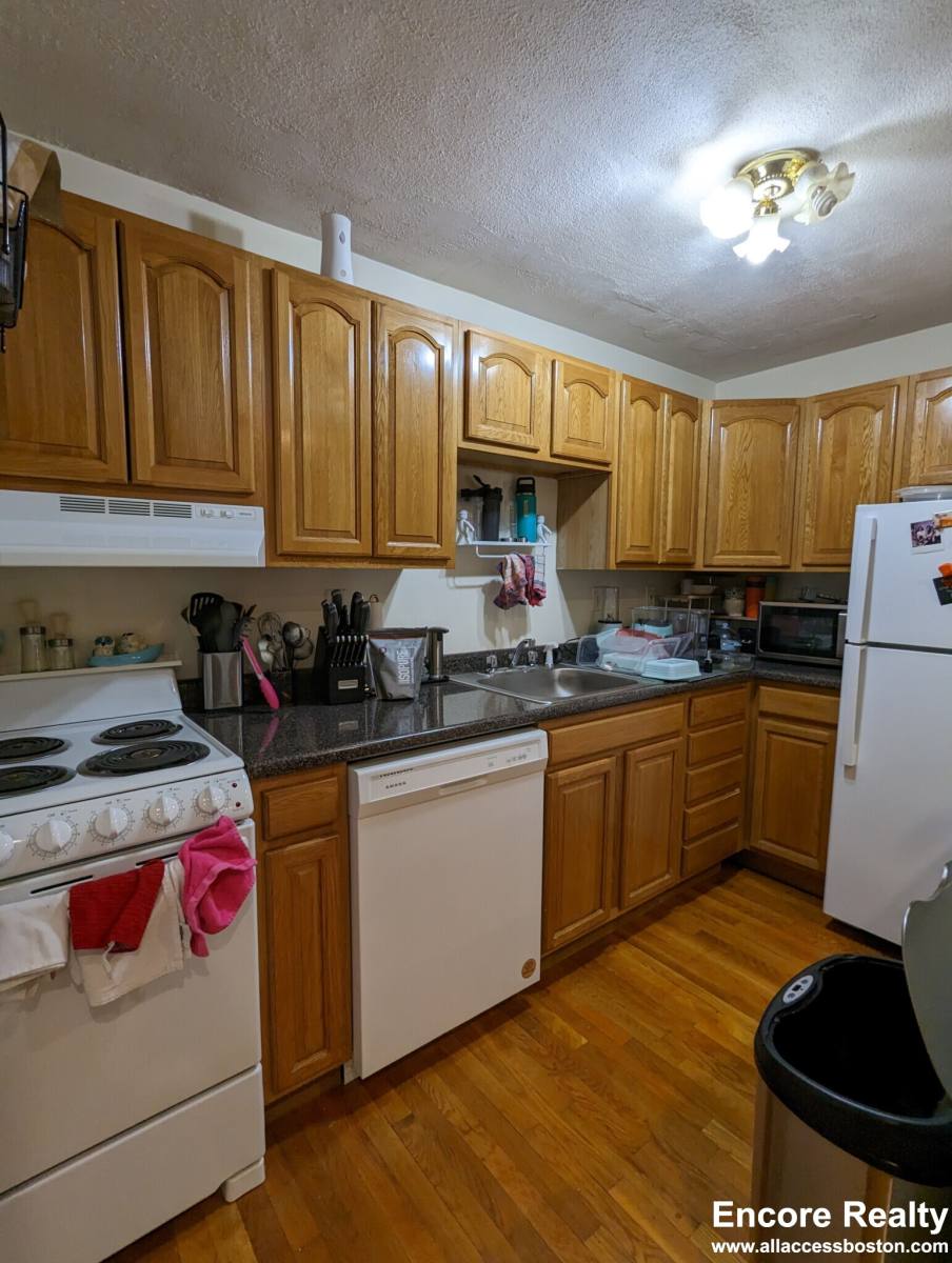 Apartment for rent at 34 Gardner St #1, Allston, MA 02134