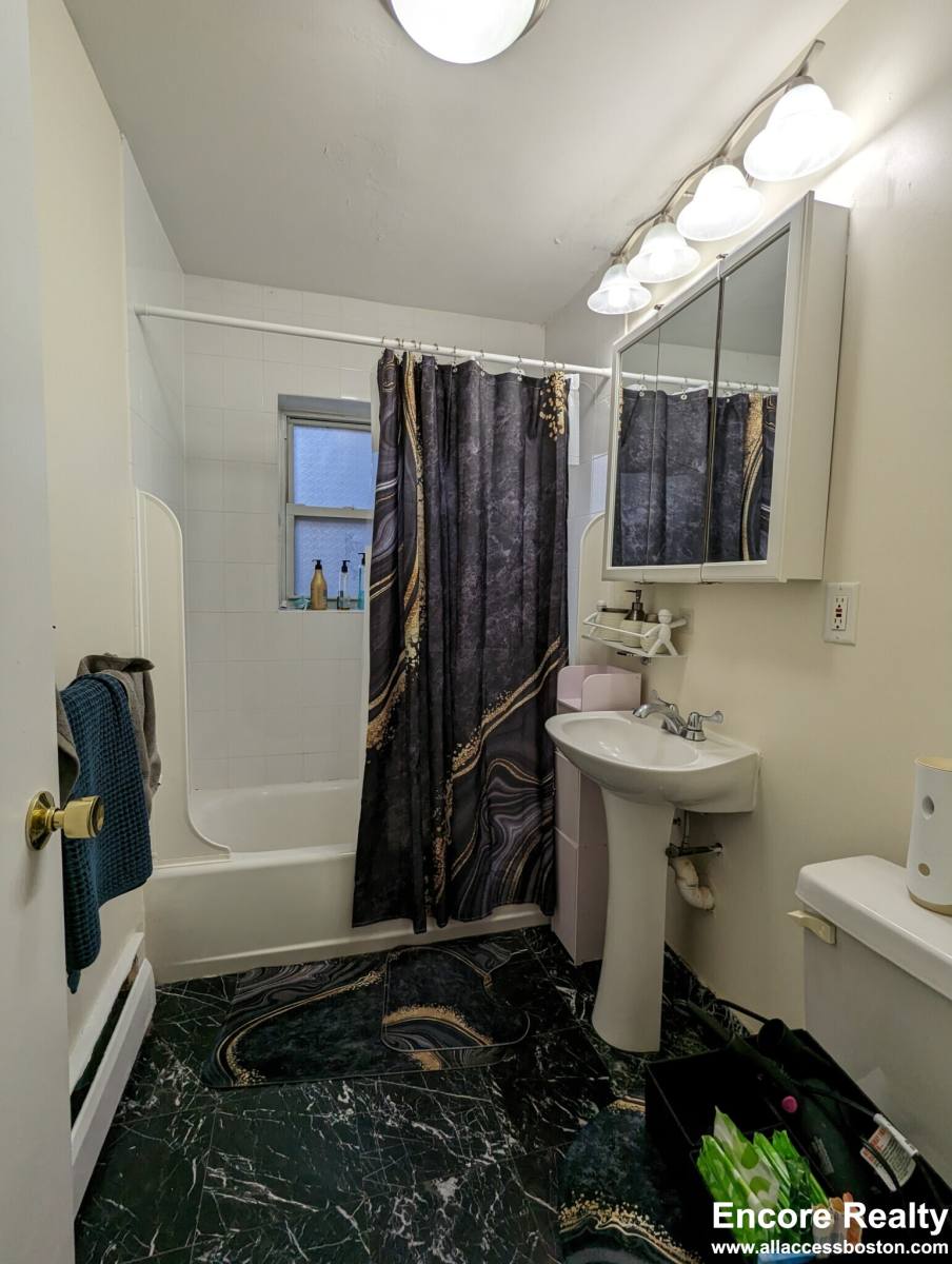Apartment for rent at 34 Gardner St #1, Allston, MA 02134