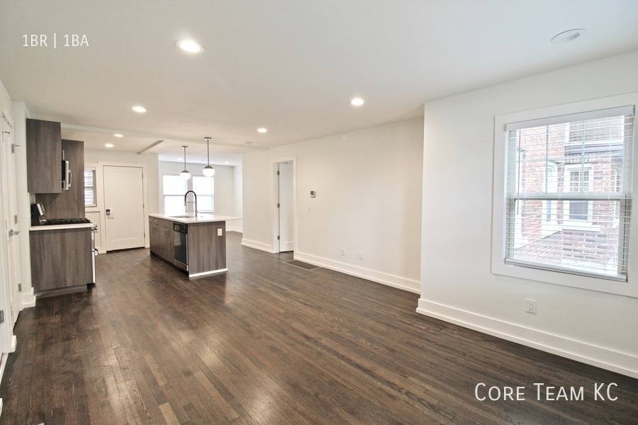 Apartment for rent at 4325 Roanoke Parkway #1N, Kansas City, MO 64111
