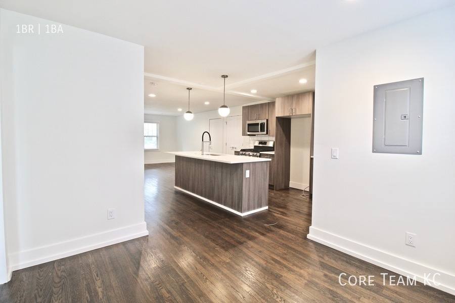 Apartment for rent at 4325 Roanoke Parkway #1N, Kansas City, MO 64111