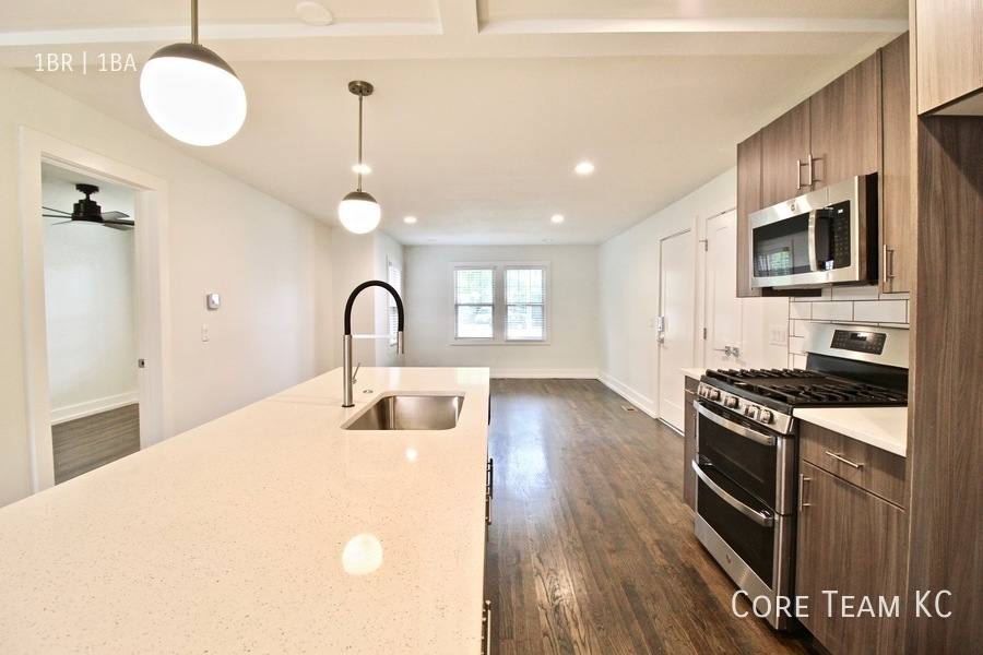 Apartment for rent at 4325 Roanoke Parkway #1N, Kansas City, MO 64111