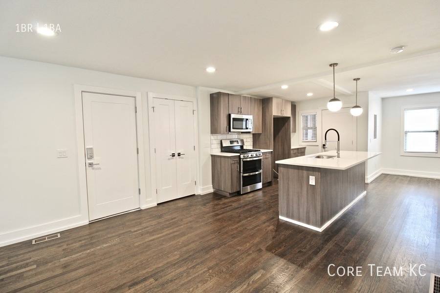 Apartment for rent at 4325 Roanoke Parkway #1N, Kansas City, MO 64111