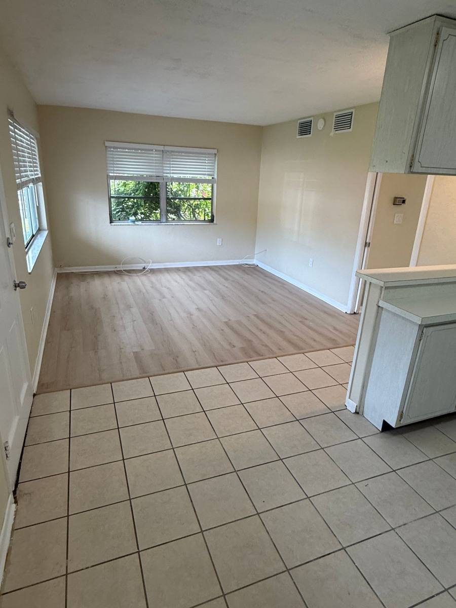 Apartment for rent at 2099 Kings Highway, Clearwater, FL 33755