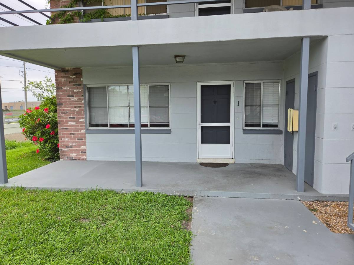 Apartment for rent at 2099 Kings Highway, Clearwater, FL 33755