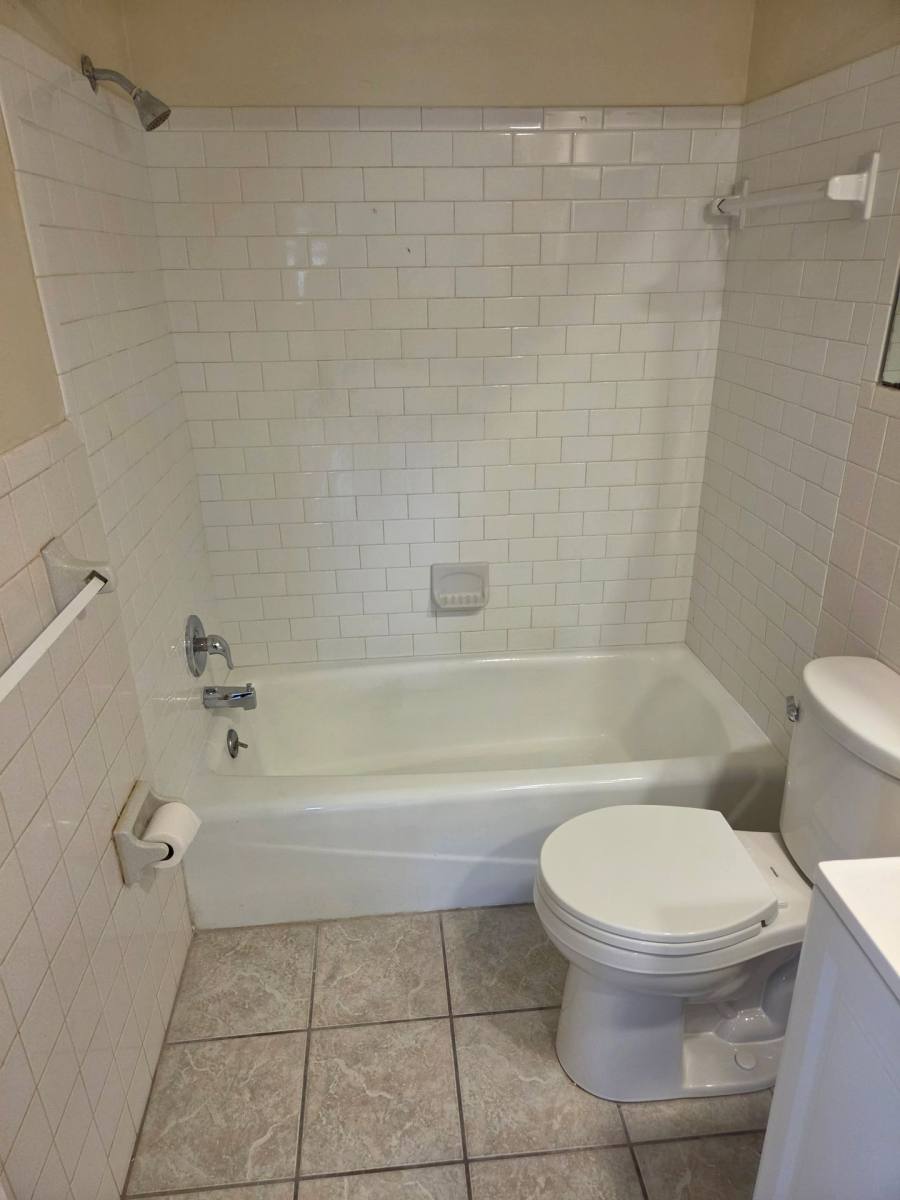 Apartment for rent at 2099 Kings Highway, Clearwater, FL 33755