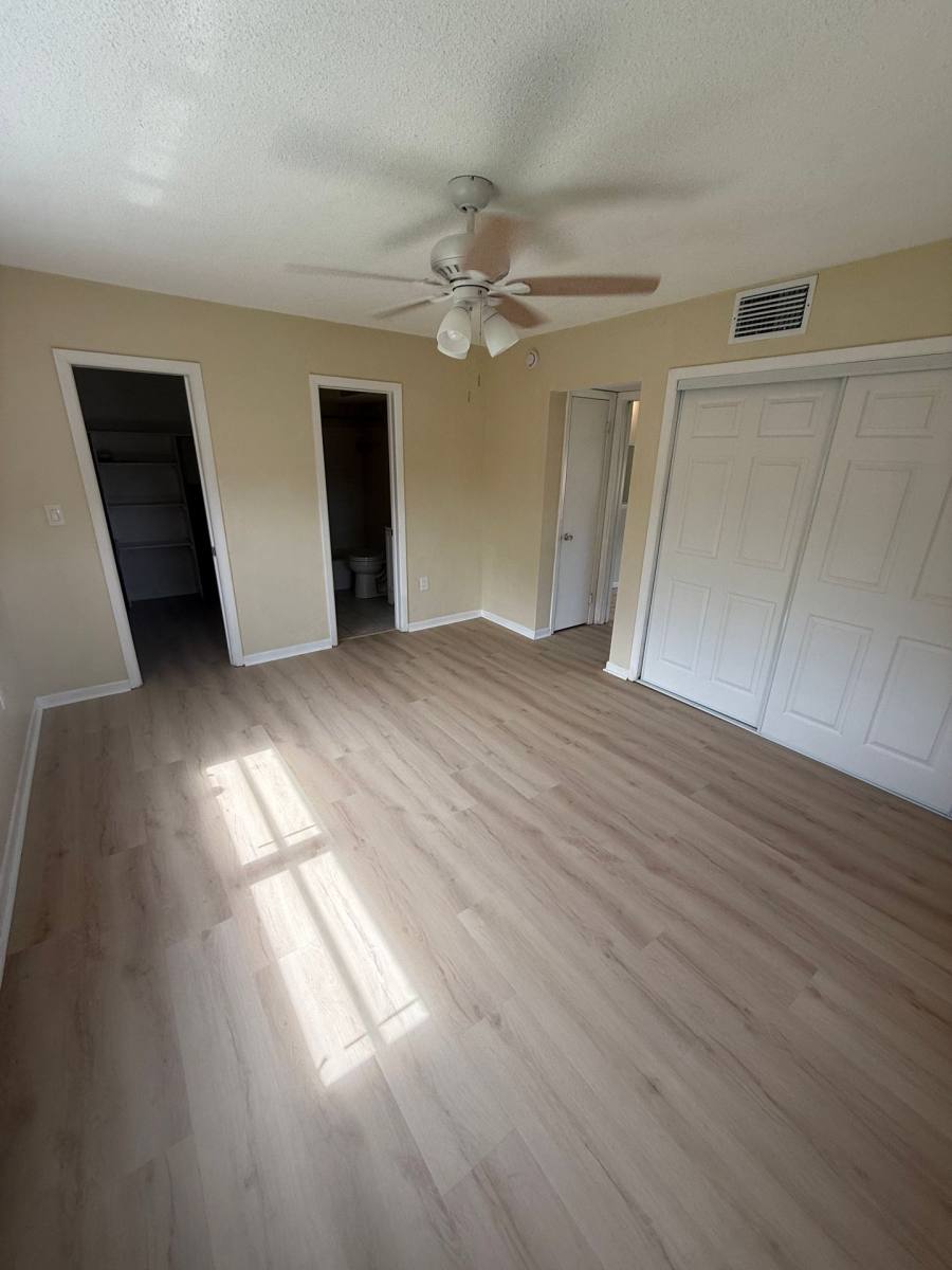 Apartment for rent at 2099 Kings Highway, Clearwater, FL 33755