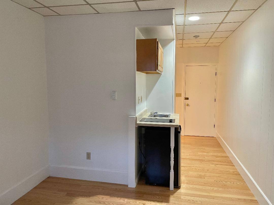 Apartment for rent at 272 Newbury St #3, Boston, MA 02116