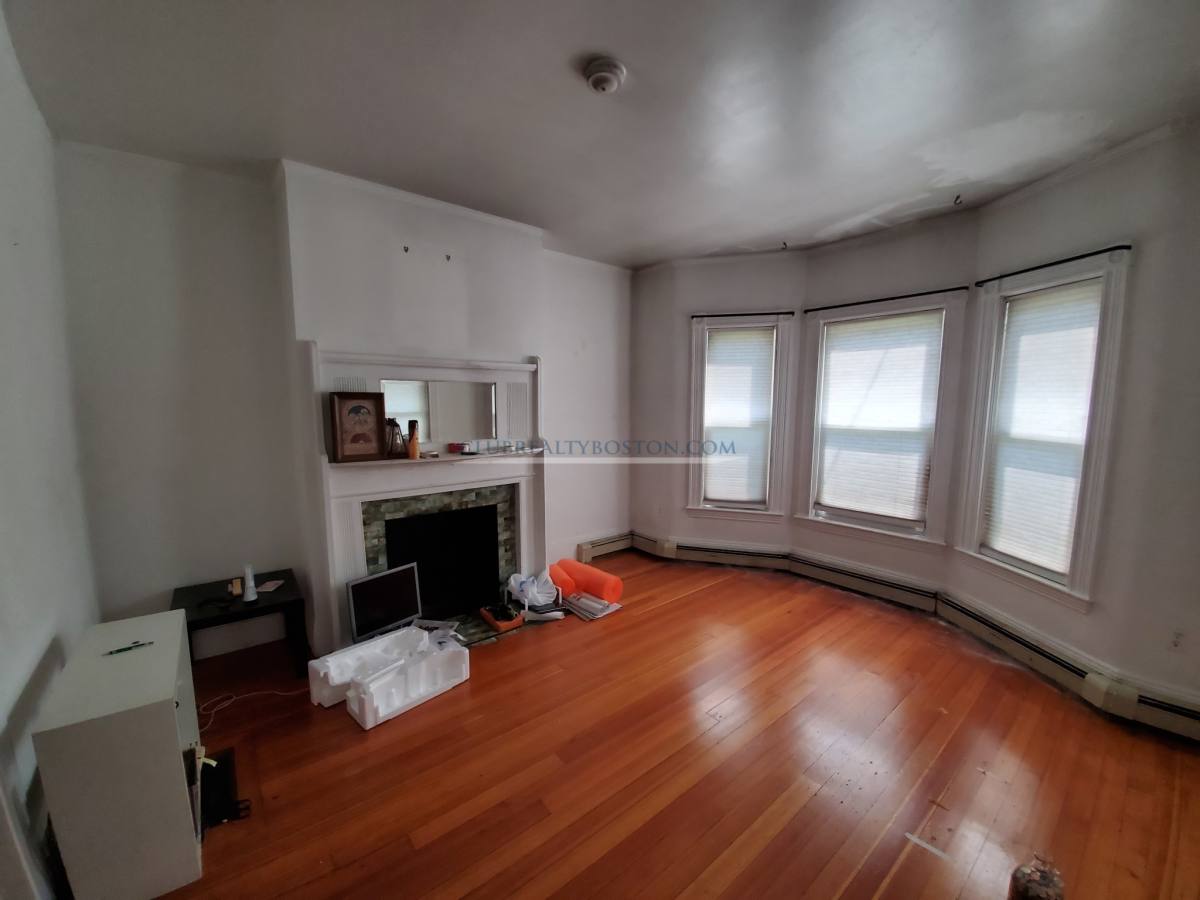 House for rent at 64 Murdock St #1, Brighton, MA 02135
