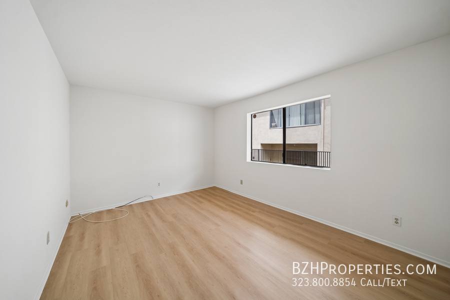 Apartment for rent at 11924 Mayfield Ave #2, Los Angeles, CA 90049