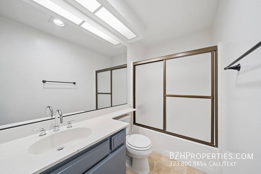 Apartment for rent at 11924 Mayfield Ave #2, Los Angeles, CA 90049
