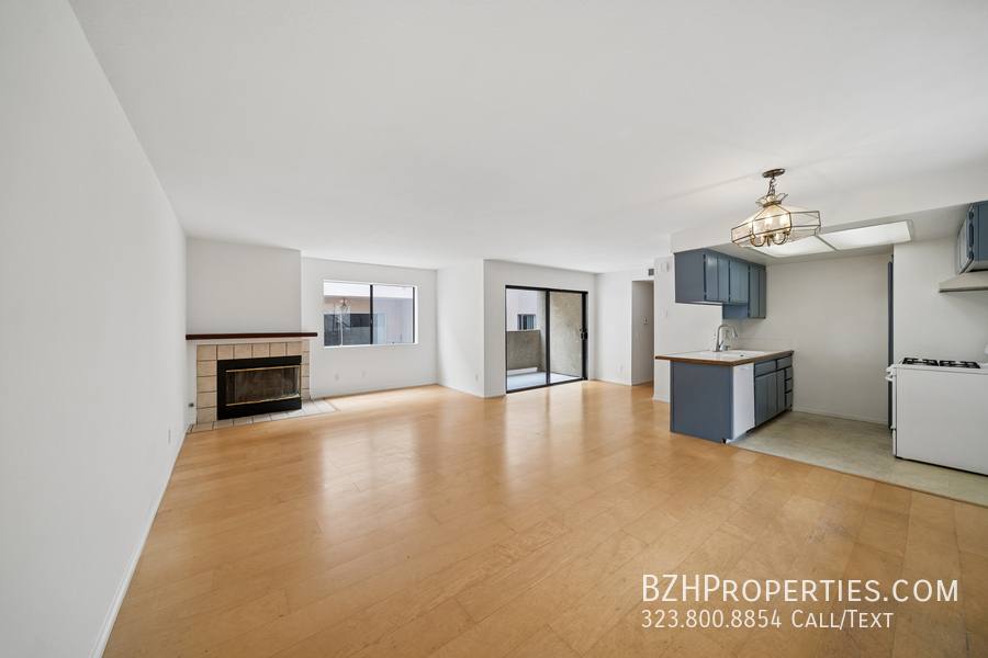 Apartment for rent at 11924 Mayfield Ave #2, Los Angeles, CA 90049