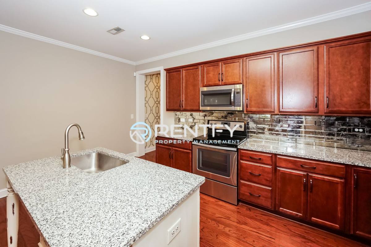 Townhouse for rent at 2506 Gallery Dr, Denver, NC 28037