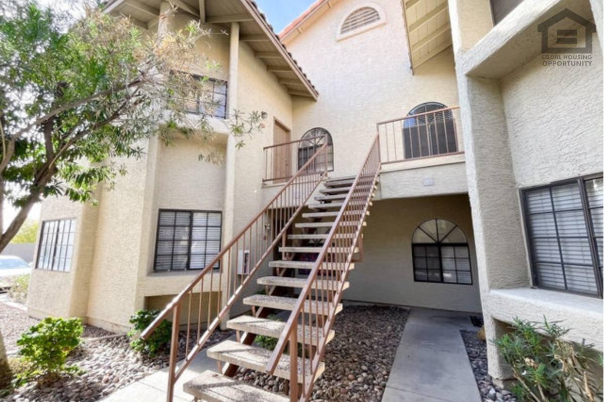 Apartment for rent at 930 N Mesa Dr, Mesa, AZ 85201