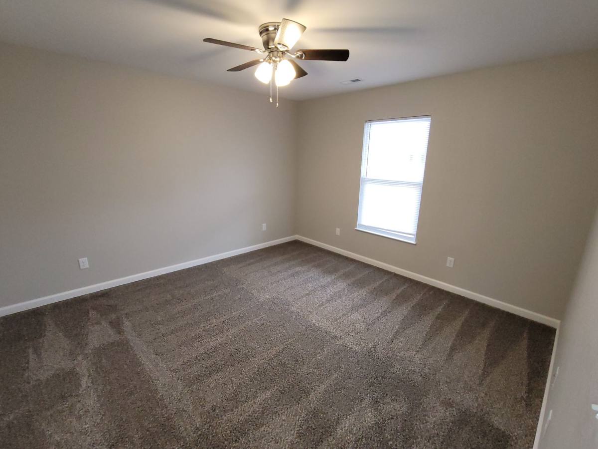 Apartment for rent at 106 Acorn Creek Rd, Washington, MO 63090