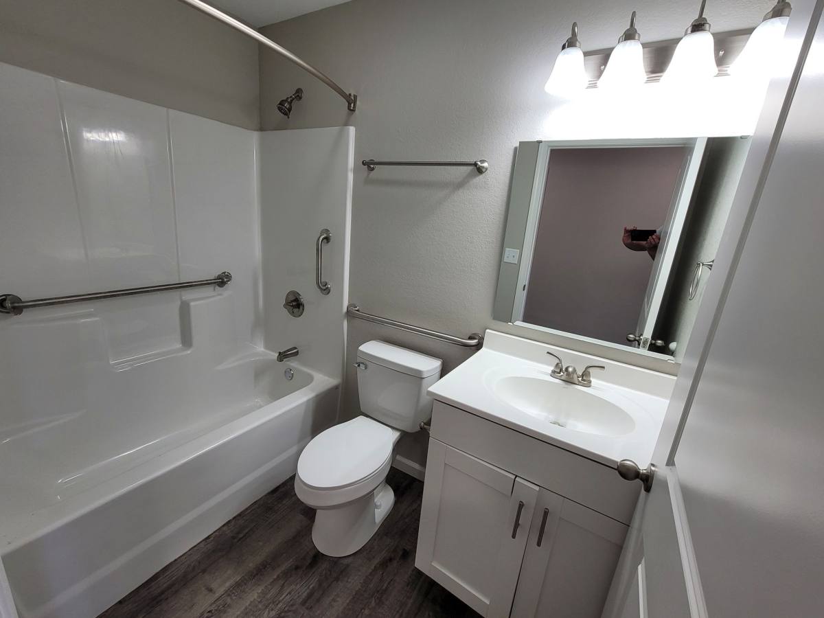 Apartment for rent at 106 Acorn Creek Rd, Washington, MO 63090