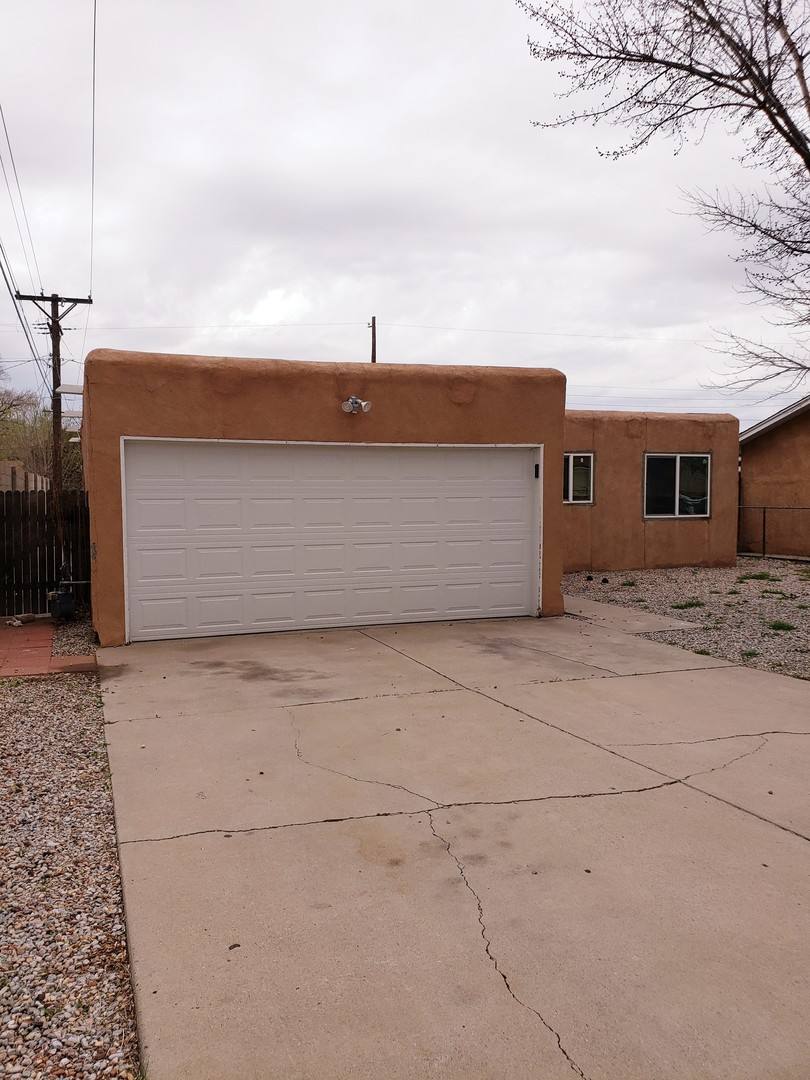 House for rent at 221 Shirley St NE, Albuquerque, NM 87123