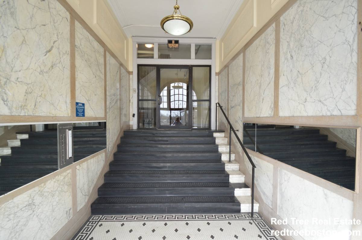 Apartment for rent at 1687 Commonwealth Ave #27, Brighton, MA 02135