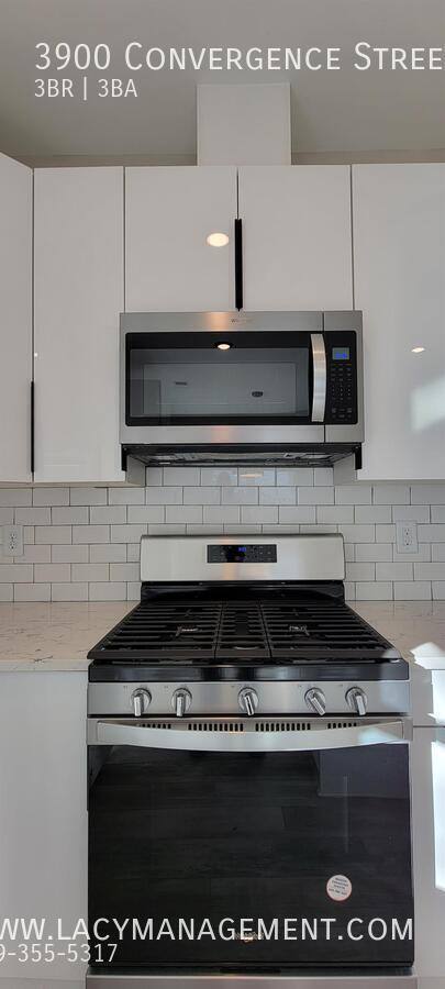 Townhouse for rent at 3900 Convergence St #1, Durham, NC 27704