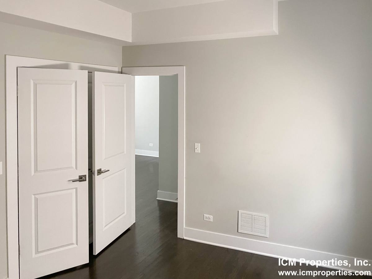 Apartment for rent at 1946 W Nelson St #3E, Chicago, IL 60657