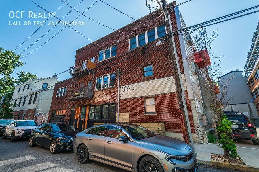Apartment for rent at 144 W Laurel St, Philadelphia, PA 19123