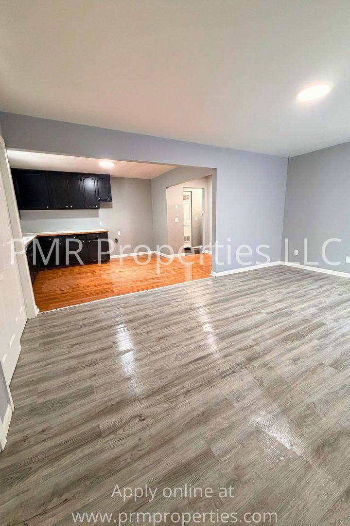 House for rent at 2115 Ave M, Council Bluffs, IA 51501