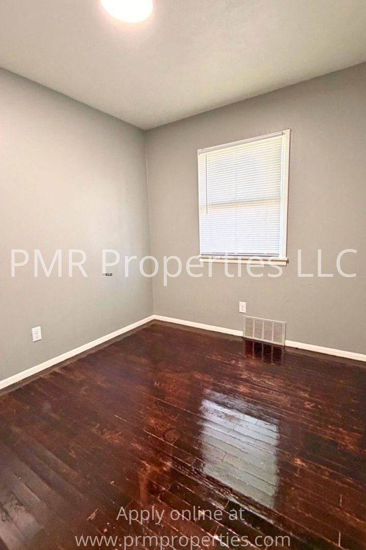 House for rent at 2115 Ave M, Council Bluffs, IA 51501