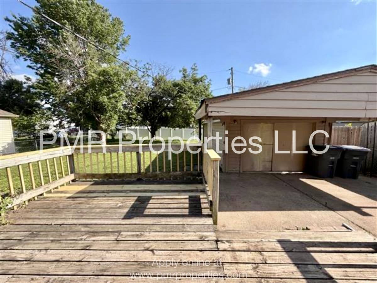 House for rent at 2115 Ave M, Council Bluffs, IA 51501