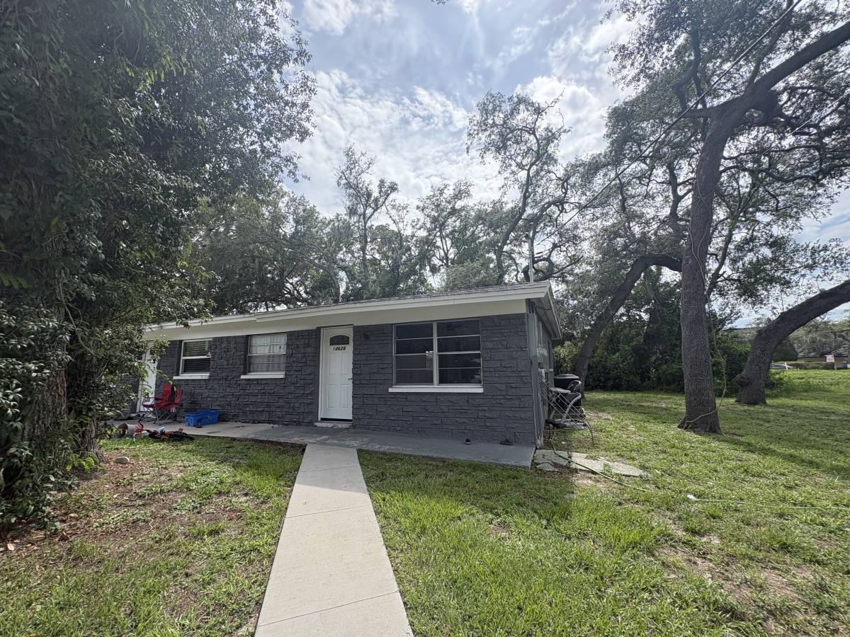 Apartment for rent at 14628 N 43rd St, Tampa, FL 33613