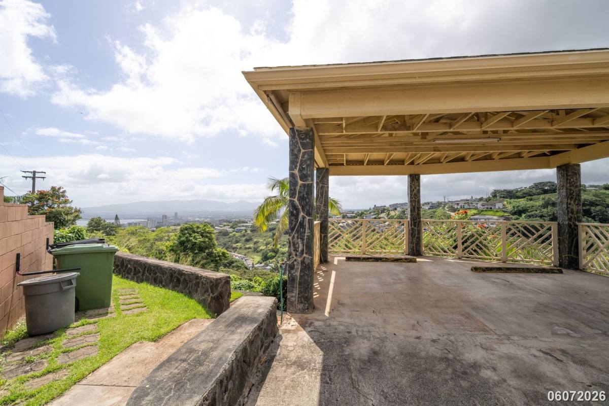 House for rent at 99-1106 Halawa Heights Rd, Aiea, HI 96701