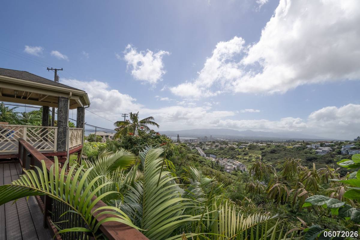 House for rent at 99-1106 Halawa Heights Rd, Aiea, HI 96701