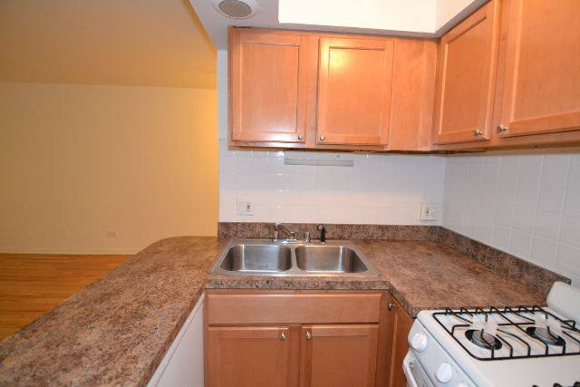 Apartment for rent at 540 Roscoe #D783, Chicago, IL 60657