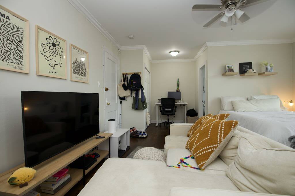Apartment for rent at 3345 Marshfield #503-A, Chicago, IL 60657