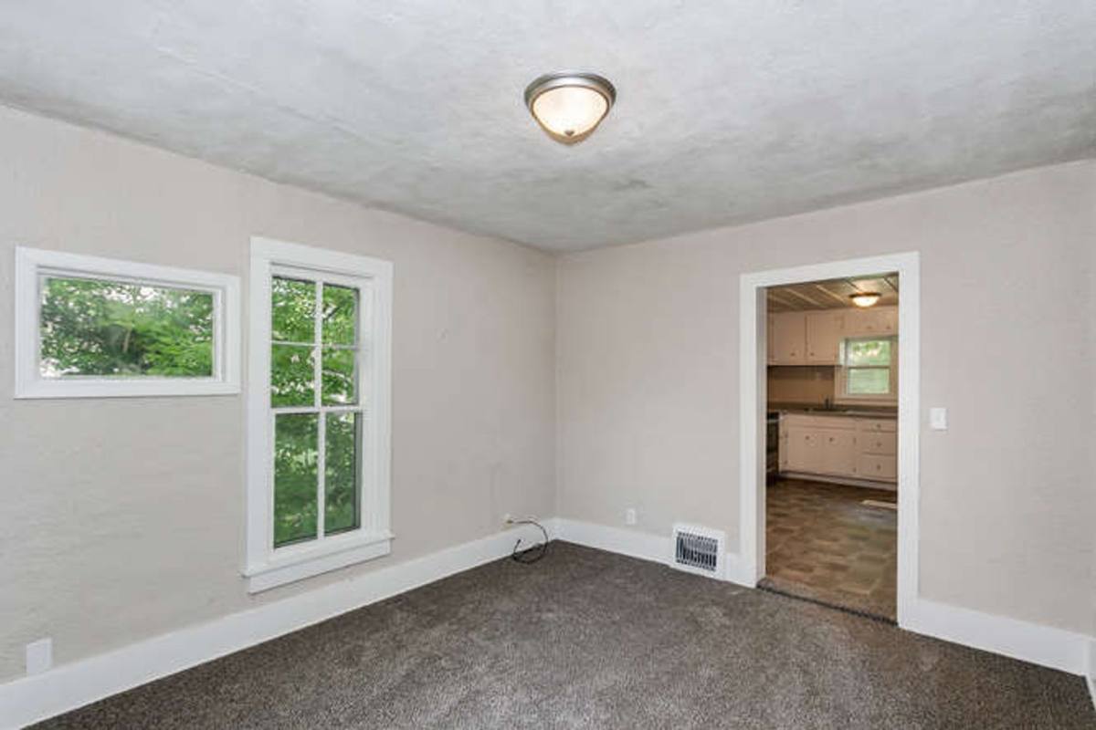 House for rent at 724 E 1st St, Newton, KS 67114