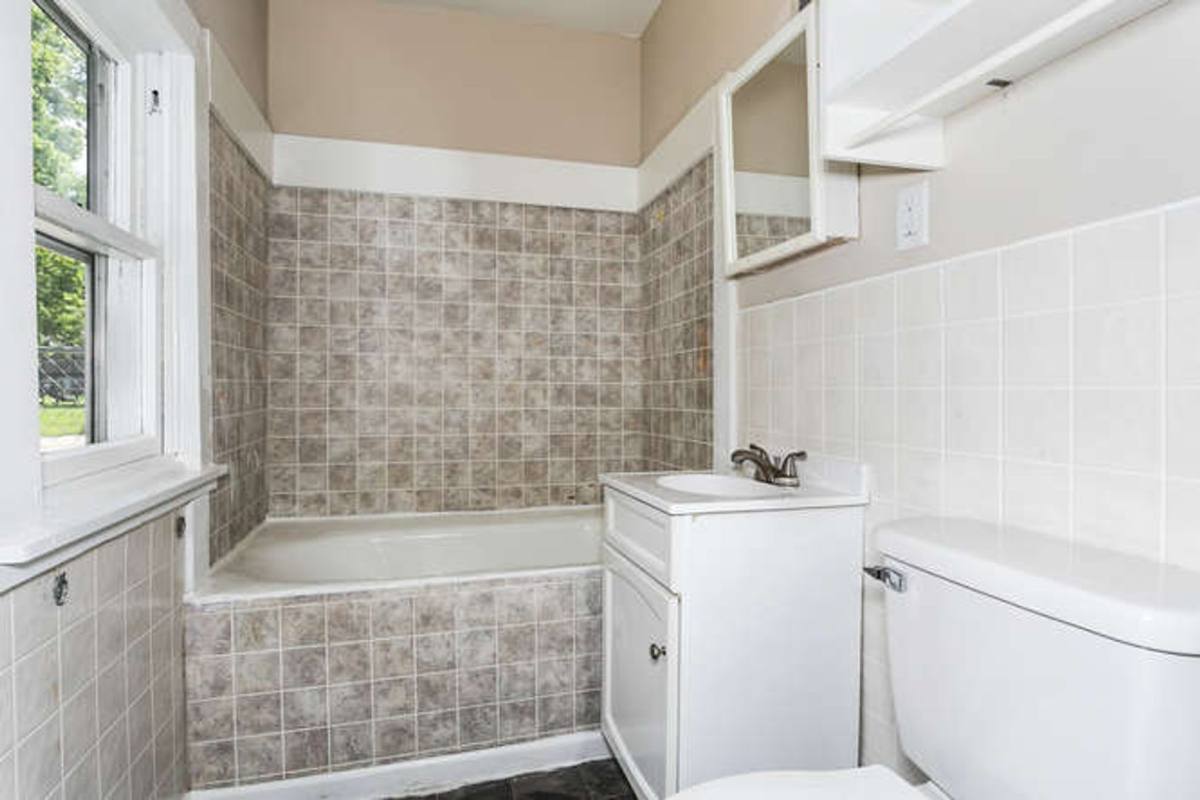 House for rent at 724 E 1st St, Newton, KS 67114
